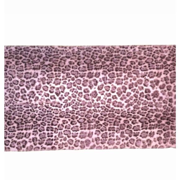 Catalina Home Collection Pink Leopard Print Faux Rabbit Accent Rug - Picture 2 of 5